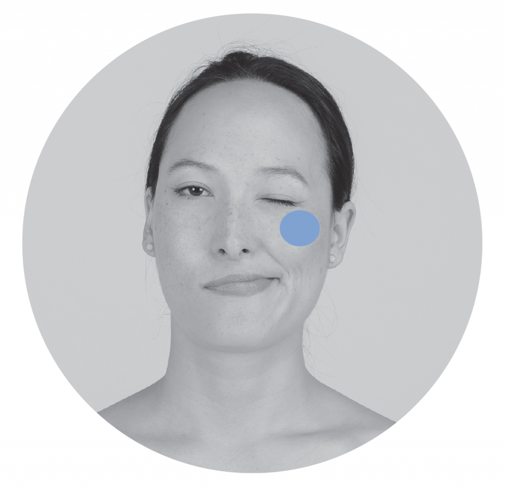 yoga-facial-elevar-los-pomulos